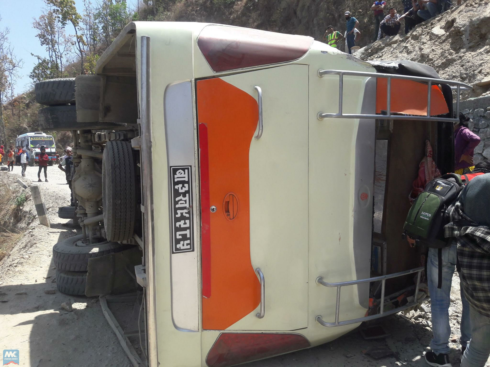 तीर्थयात्री बोकेको बस दुर्घटना, एकको मृत्यु