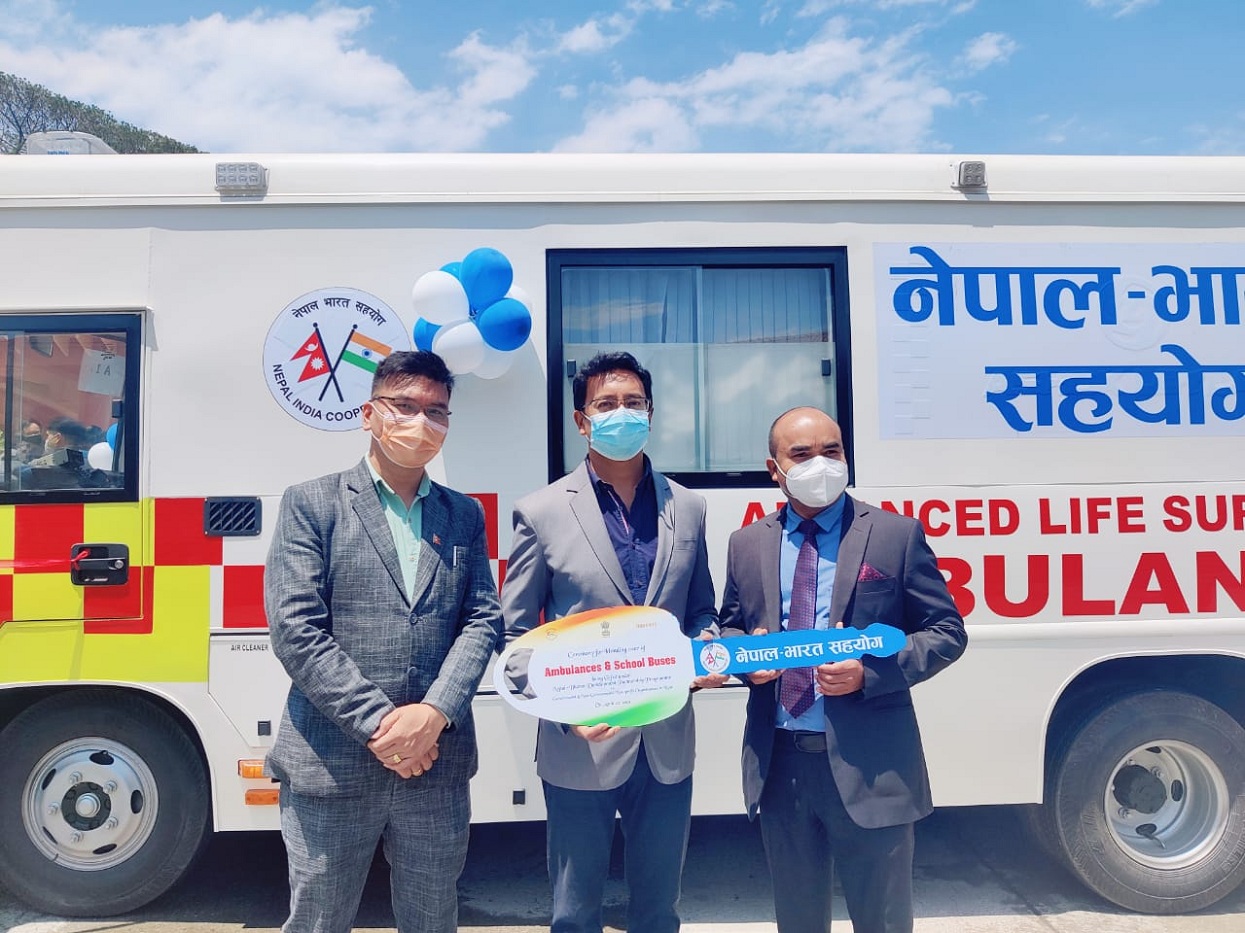 भारतीय राजदूतावासलाई दुई थान एम्बुलेन्स हस्तान्तरण