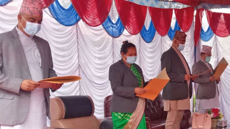 ४ मन्त्रीद्वारा शपथ ग्रहण, मनाङ्गे अनुपस्थित