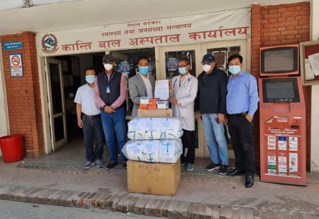 नेपाल चेम्बरले दियो ६ अस्पताललाई स्वास्थ्य सामग्री