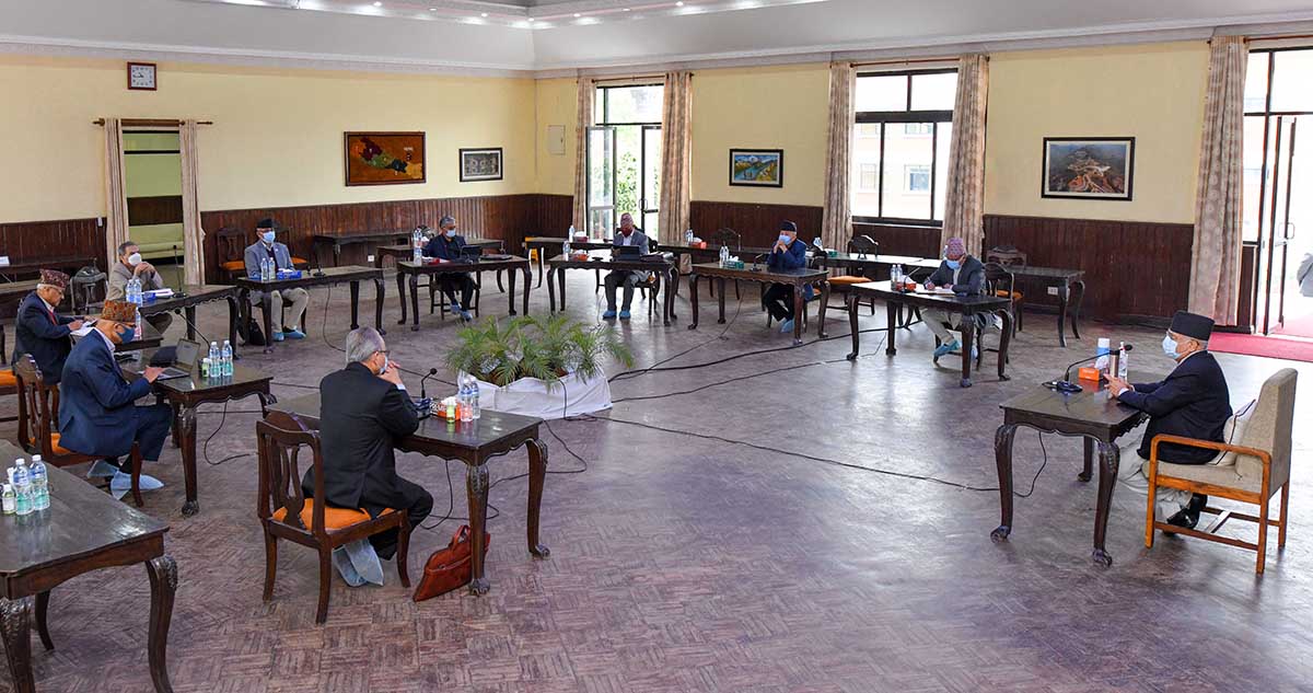 नेपाल–खनालसहित ११ नेता पार्टीबाट निष्कासित