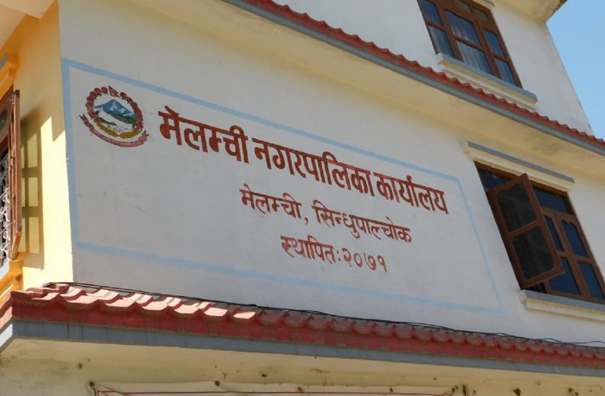 मेलम्ची नगरपालिकाद्वारा नदीजन्य पदार्थ उत्खनन कार्यमा रोक