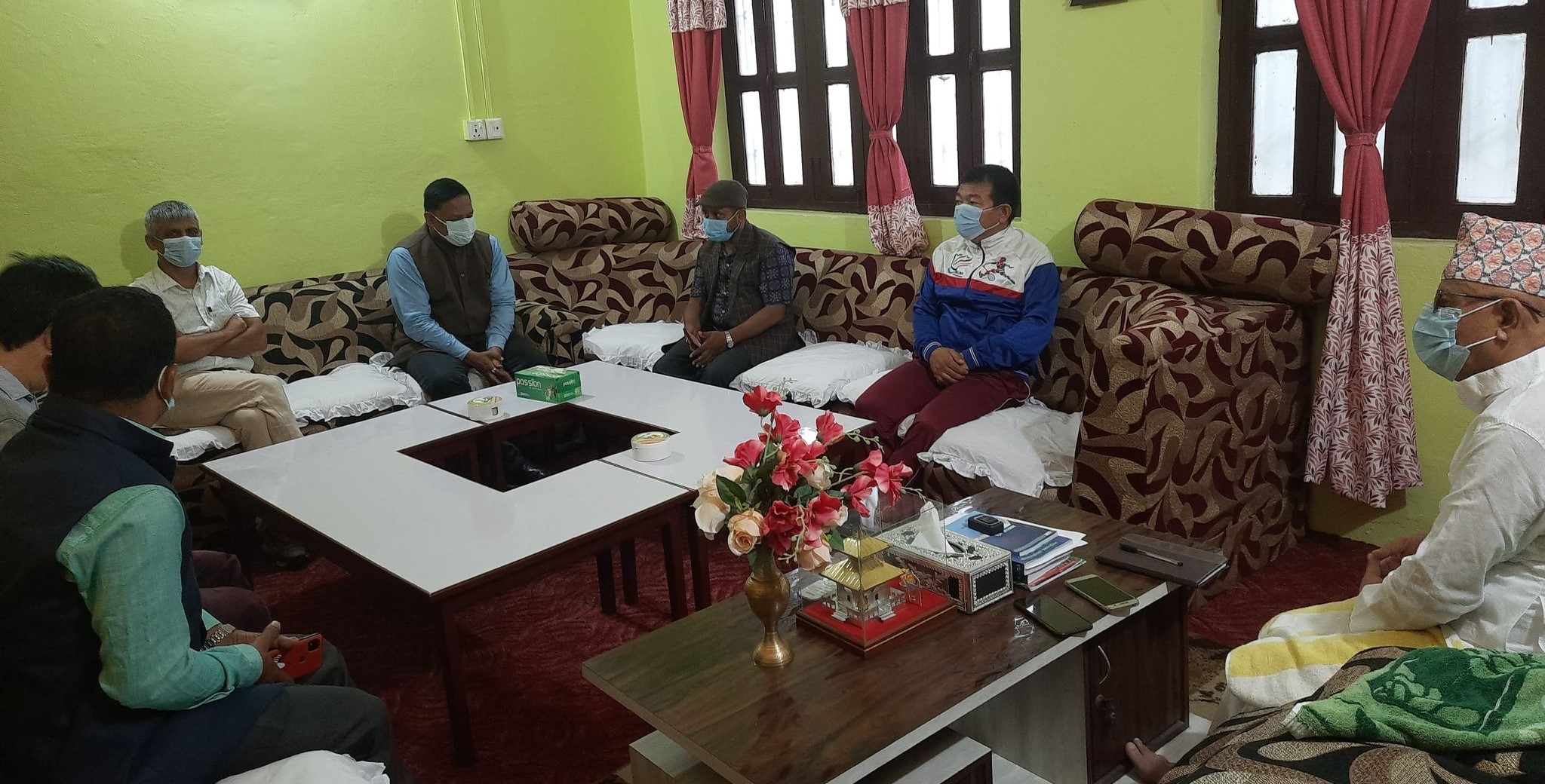 बजेट अधिवेशन बोलाउन माग गर्दै विपक्षी दल प्रदेश प्रमुखकोमा