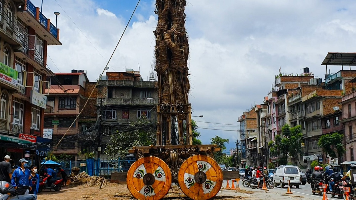 निषेधाज्ञामामा पनि रातो मत्स्येन्द्रनाथ रथ निर्माण जारी
