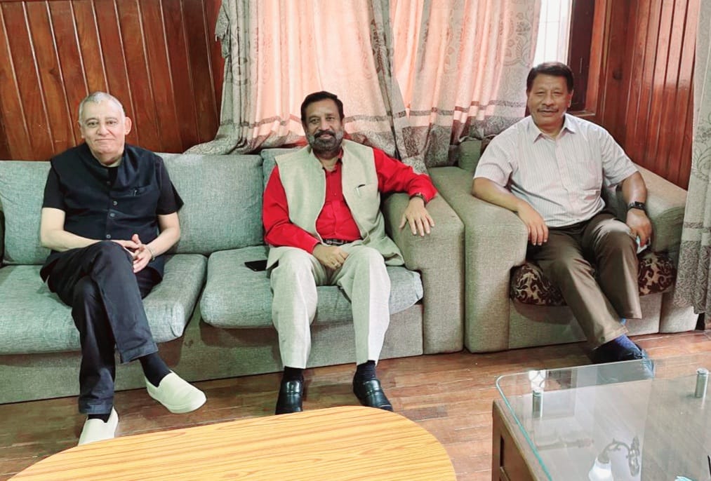 फेरि जुटे निधि, कोइराला र सिंह