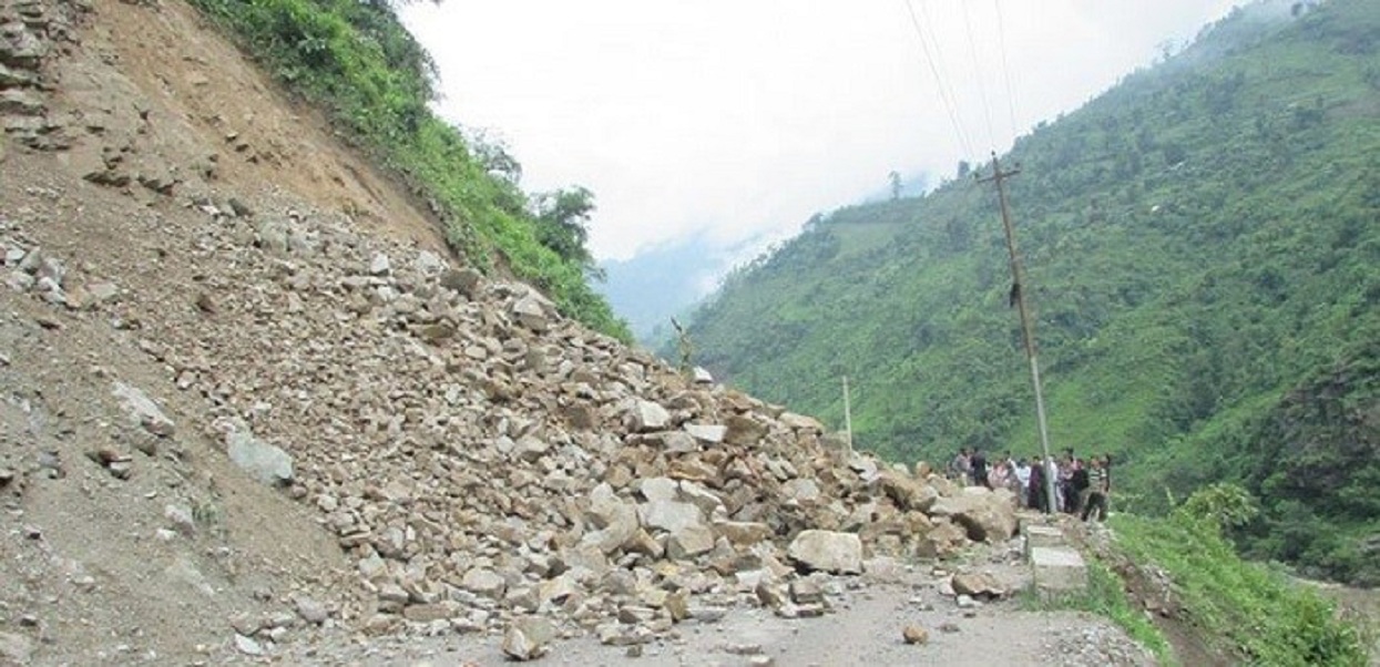 कालीगण्डकी करिडोरको बागलुङखण्ड तीन दिनदेखि अवरुद्ध