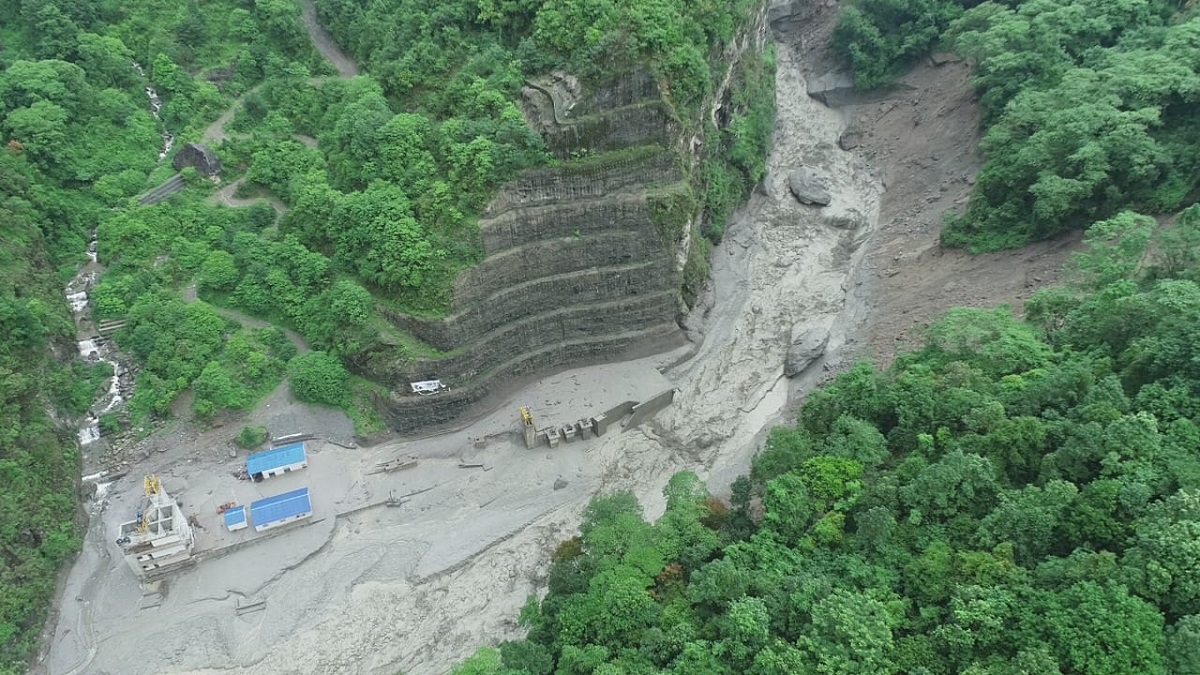 बाढीपहिरोले क्षतिग्रस्त मेलम्चीको मुहान पुनः सडक सञ्जालसँग जोडियो