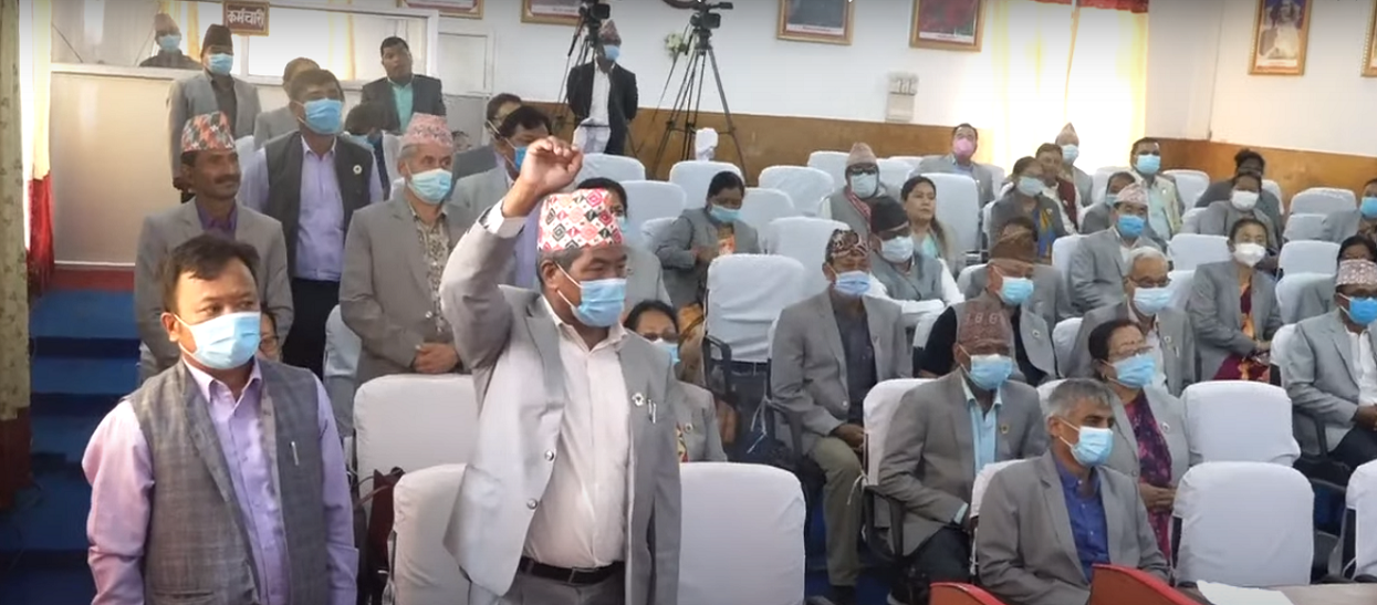 प्रदेश १ : प्रदेशसभा बैठक अवरुद्ध, मन्त्रीले सांसदलाई गाली गरेको आरोप