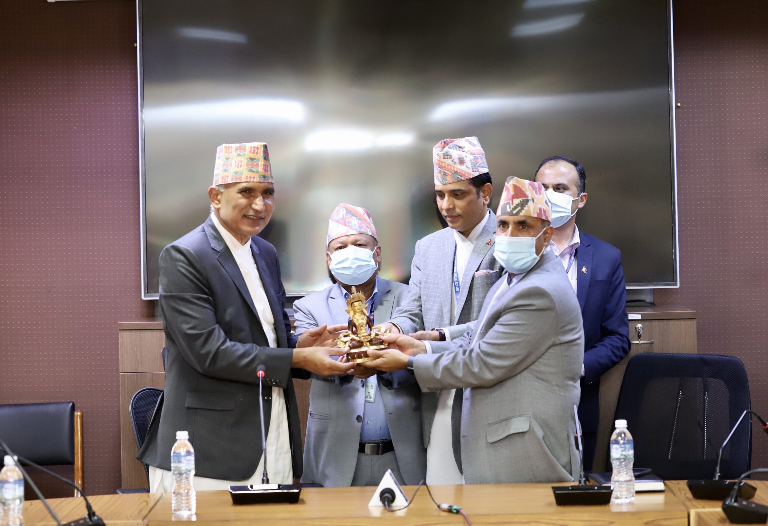 उपप्रधानमन्त्री पौडेललाई ४ मन्त्रालयले गरे विदाई