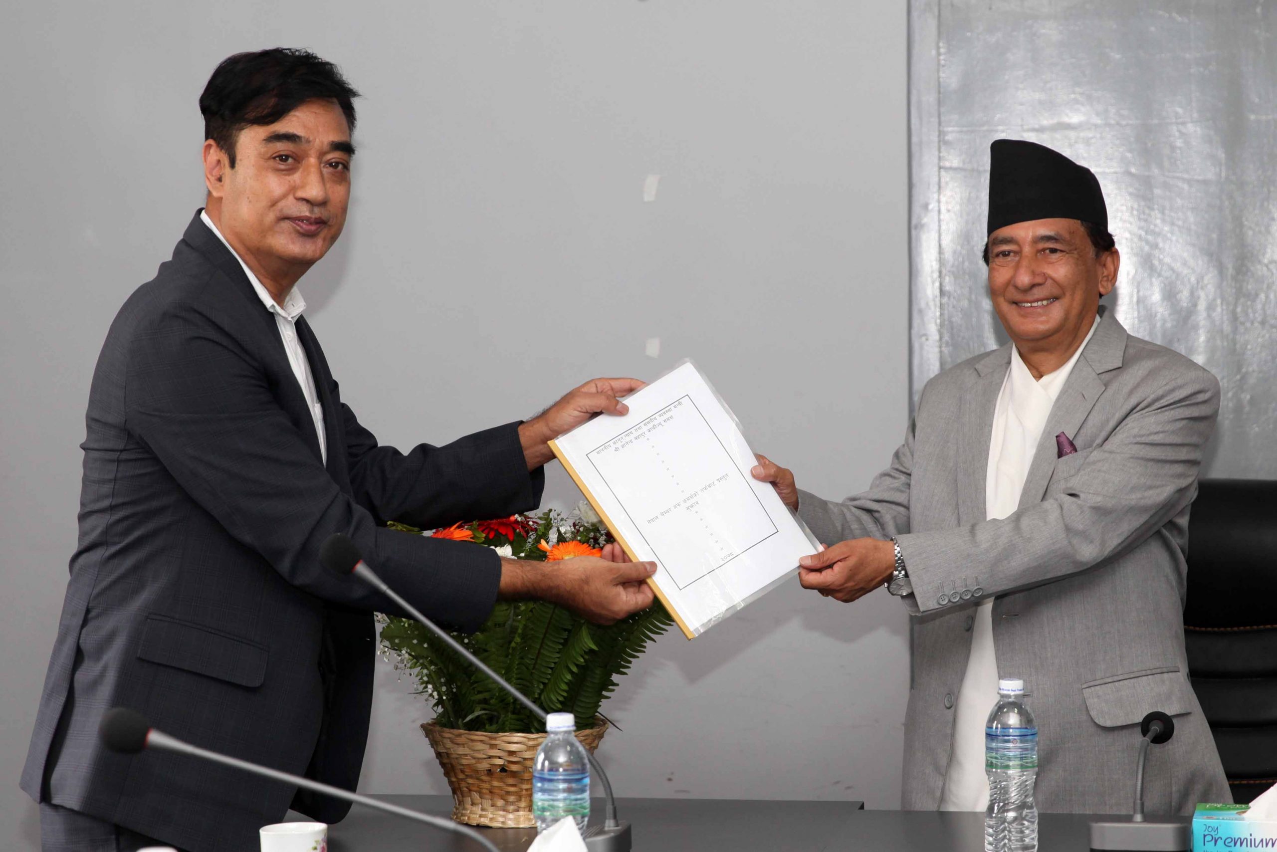 चेम्बरले भेट्यो कानुन मन्त्री कार्कीलाई
