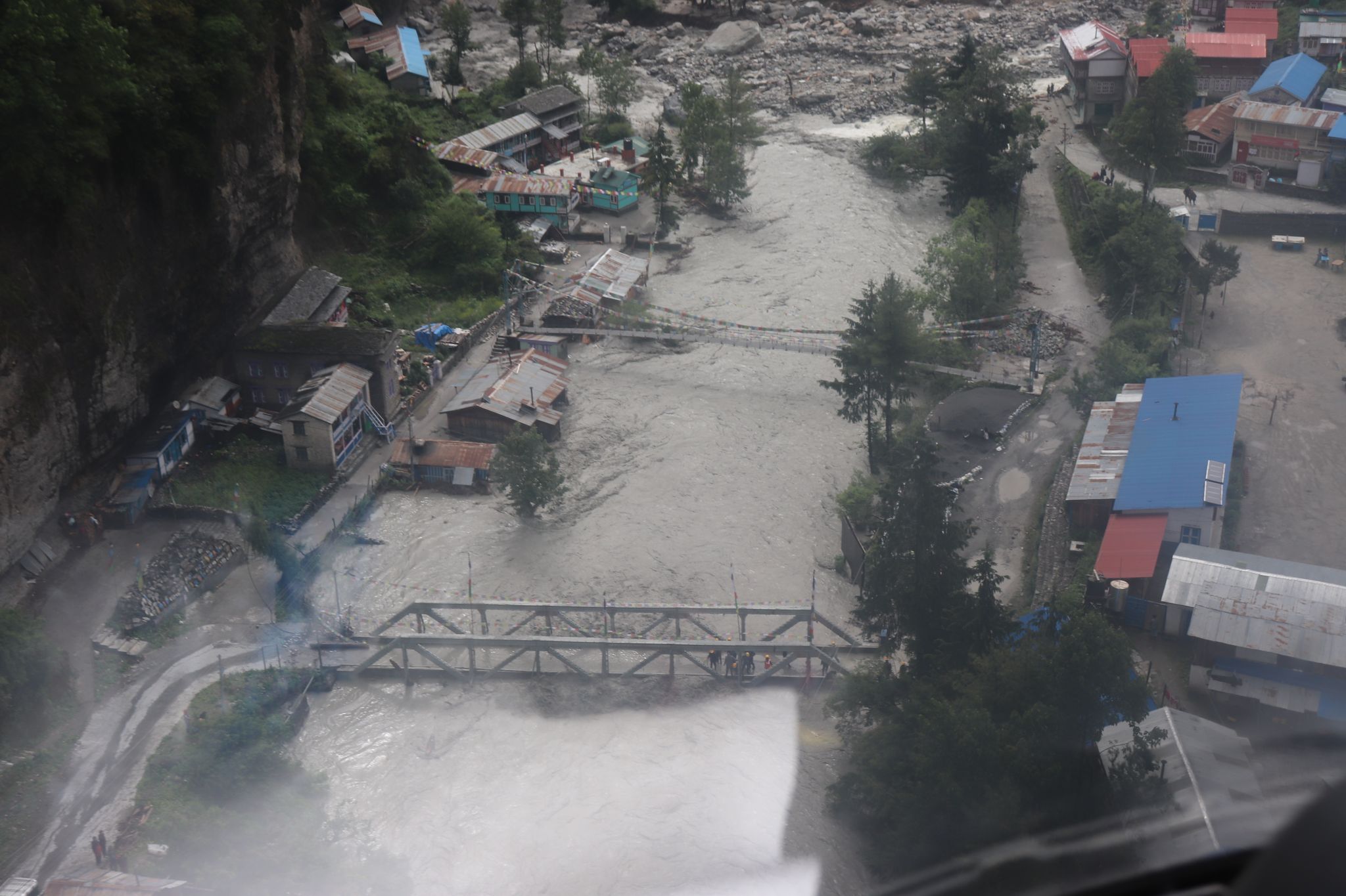 सदरमुकाम चामेसँग माथिल्लो मनाङको सम्पर्क टुट्यो