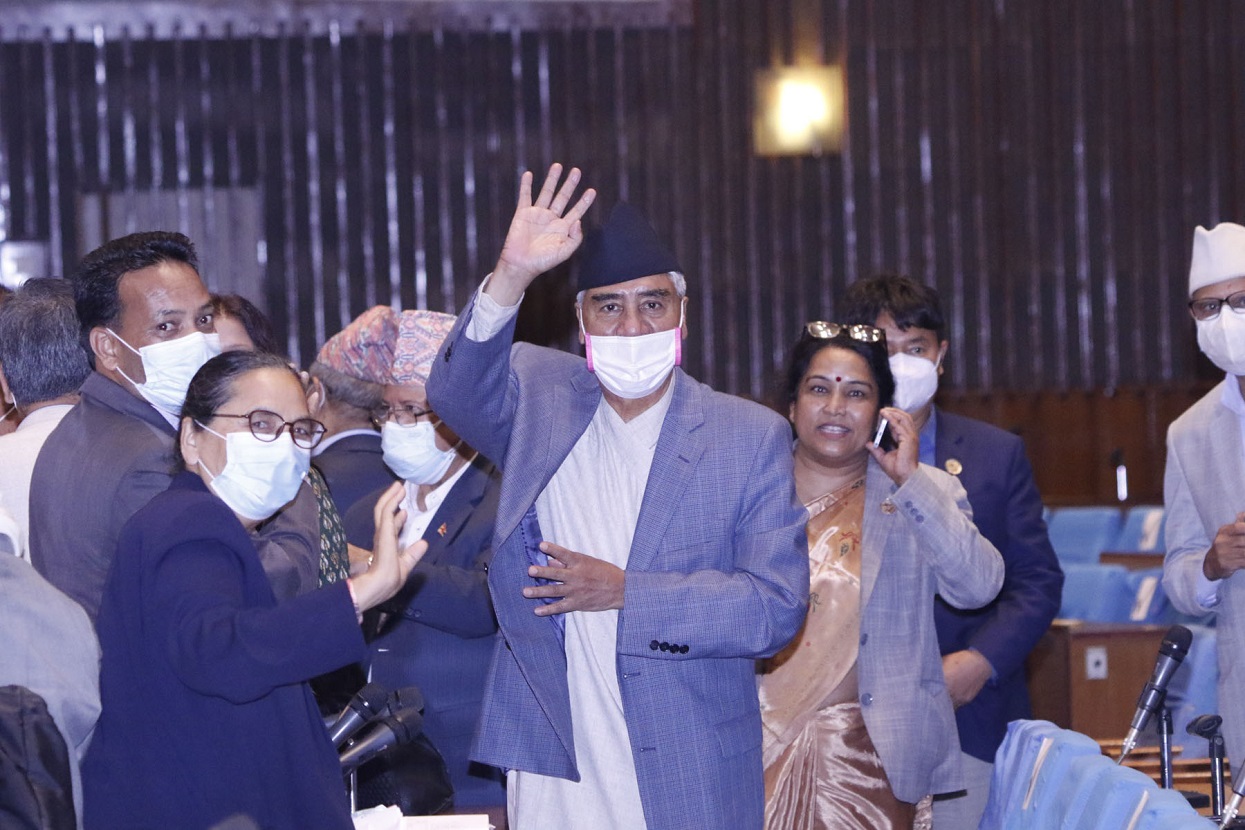 एमालेका २२ सांसदद्वारा देउवालाई विश्वासको मत