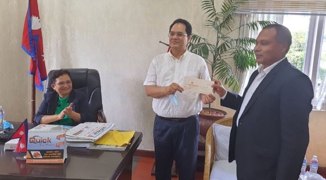 कुलमानले बुझे नियुक्ति पत्र