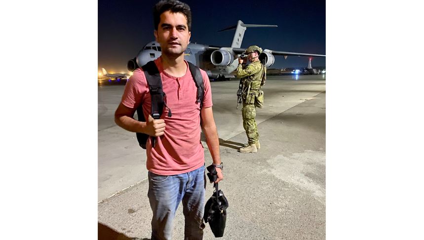देश छोड्दै अफगानी पत्रकारले लेखे- ‘सानो हाते झोला बोकेर देश छोड्नुपर्छ भन्नेबारे कहिल्यै सोचिनँ’