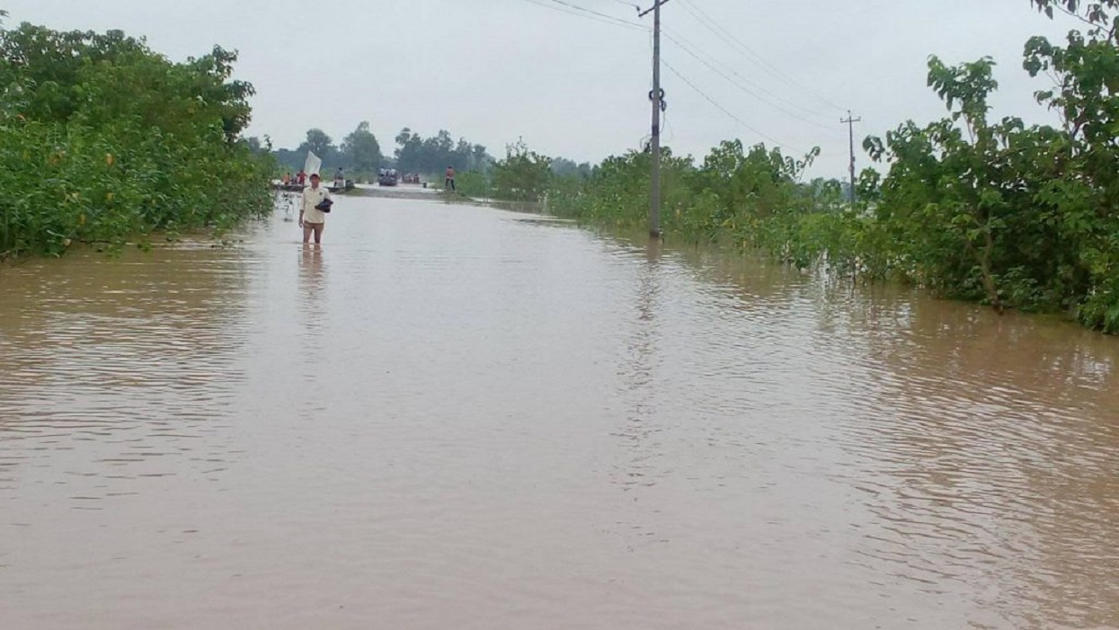 कैलालीमा बाढीले बगाउँदा एकको मृत्यु, बस्ती डुबानमा