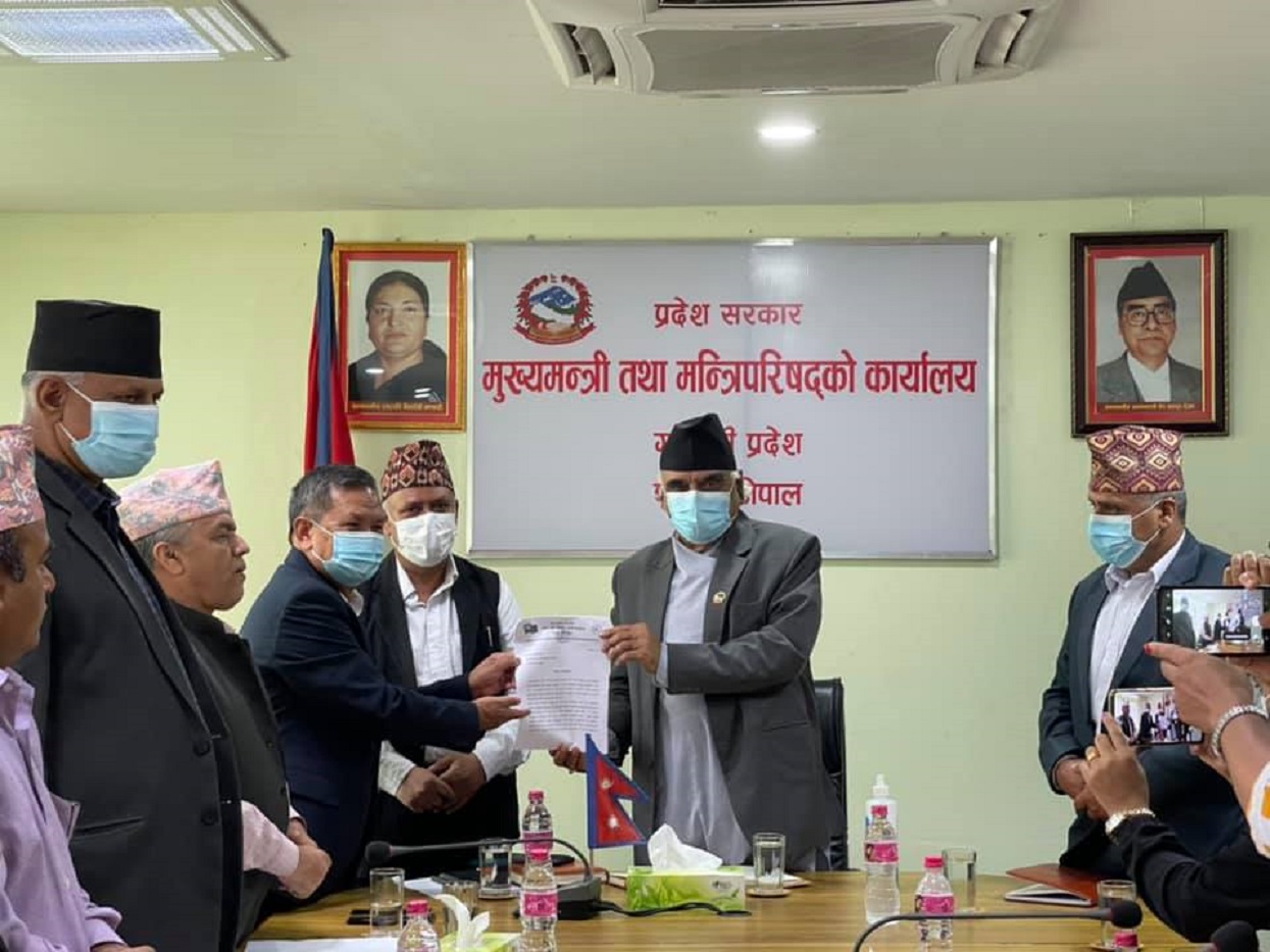 पूर्वमुख्यमन्त्री गुरुङको सरकारलाई सुझाव- केन्द्रले अधिकार दिँदैन, जुधिरहनुपर्छ
