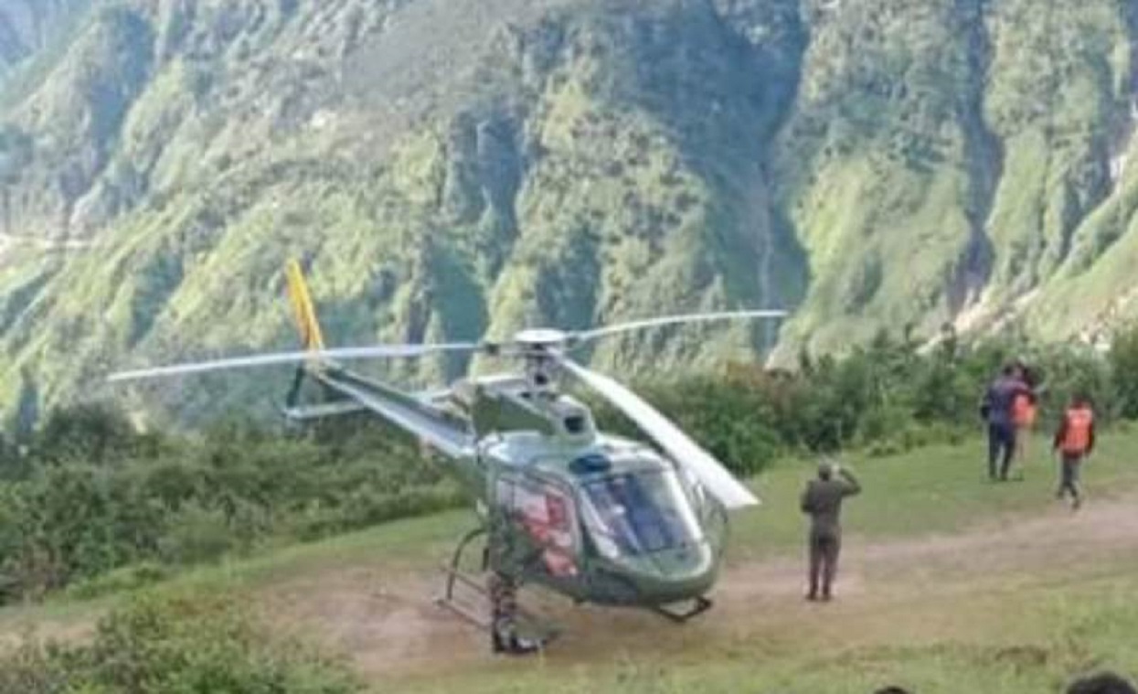 डिउटीमा खटिएका हवलदार बिरामी, हेलिकोप्टरमार्फत धनगढी पुर्‍याइयो