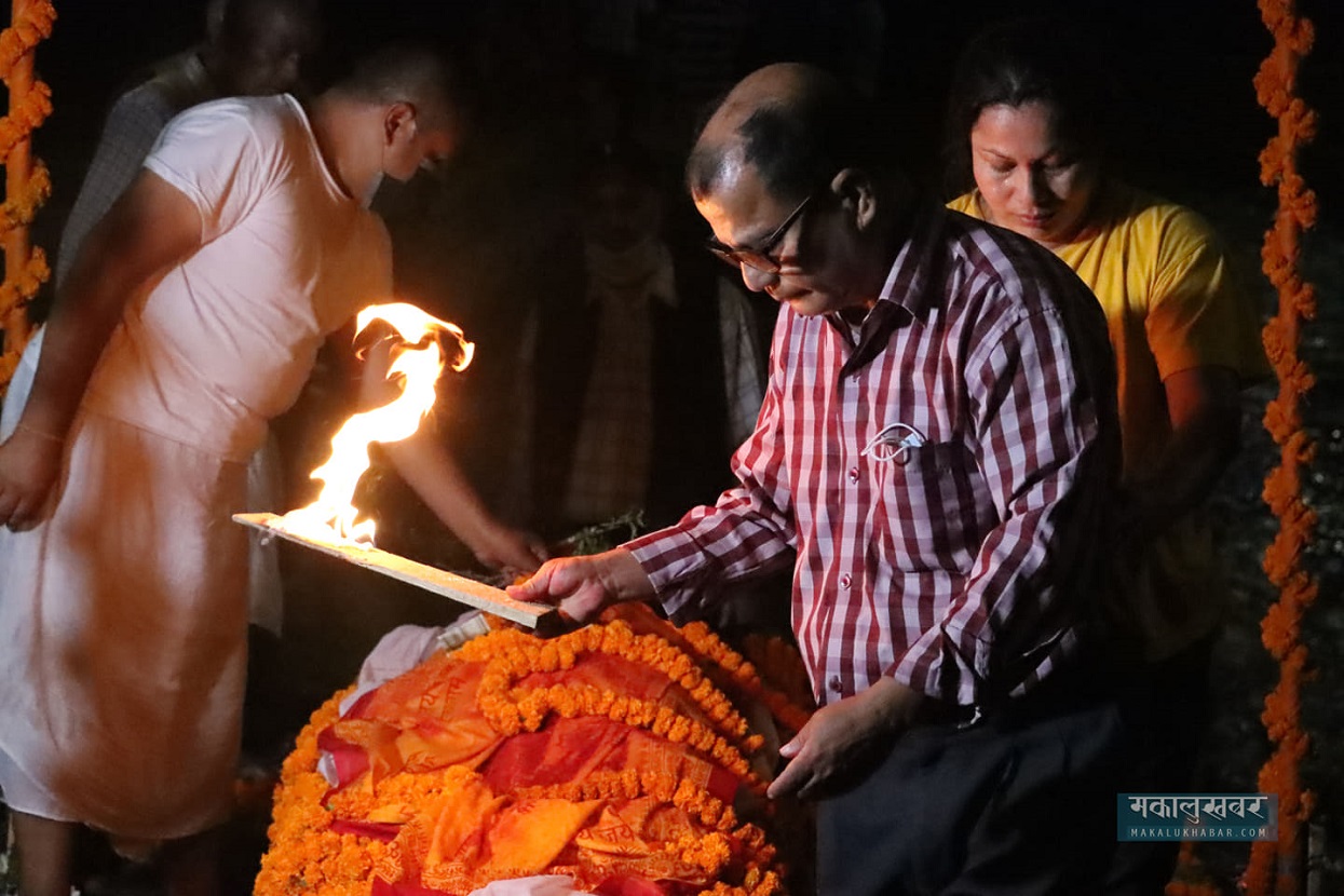 जनगायक टुहुरेको अन्त्येष्टि (तस्बिरहरू)