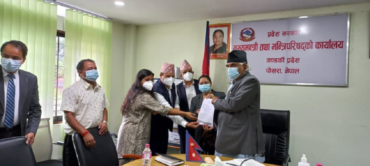 प्रदेश सरकारलाई ८५ लाखको स्वास्थ्य सामग्री सहयोग