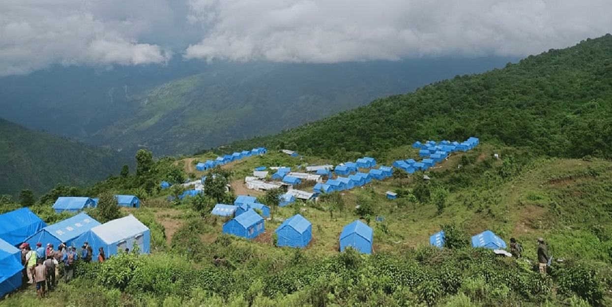 एक वर्षपछि विस्थापितहरू टेन्टबाट टहरोमा‚ स्थायी आवास अझै अन्यौल