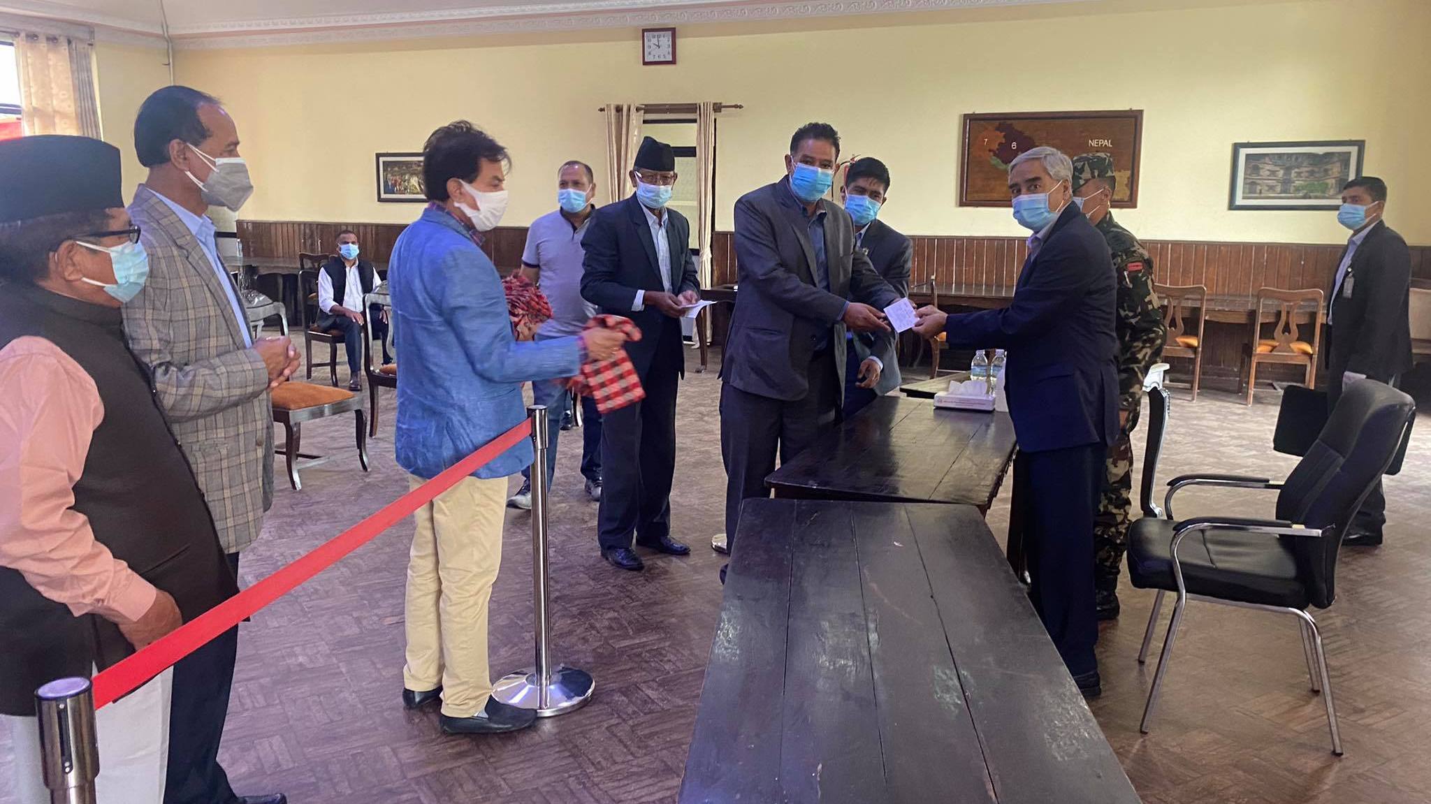 पोखराका पर्यटन व्यवसायी भट्टराई कांग्रेस प्रवेश