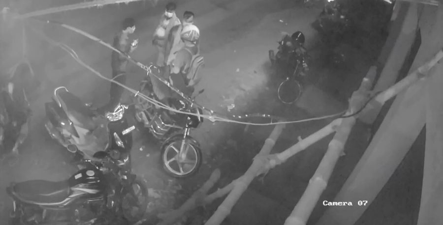 पत्रकारकाे माेटरसाइकलमा लागू औषध राख्न पत्रकार नै संलग्न !