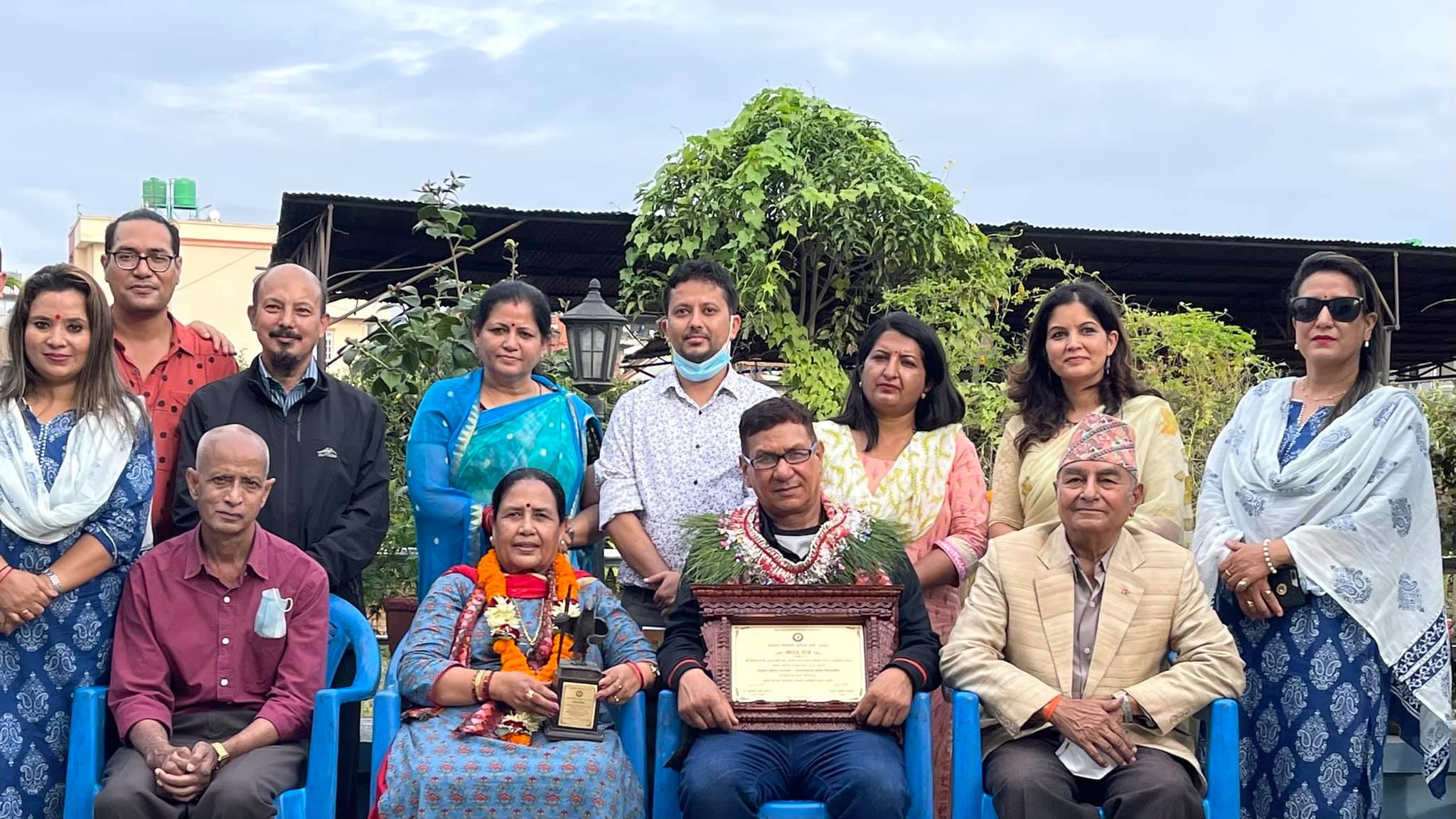 किरण केसी र शशी शाह सम्मानित