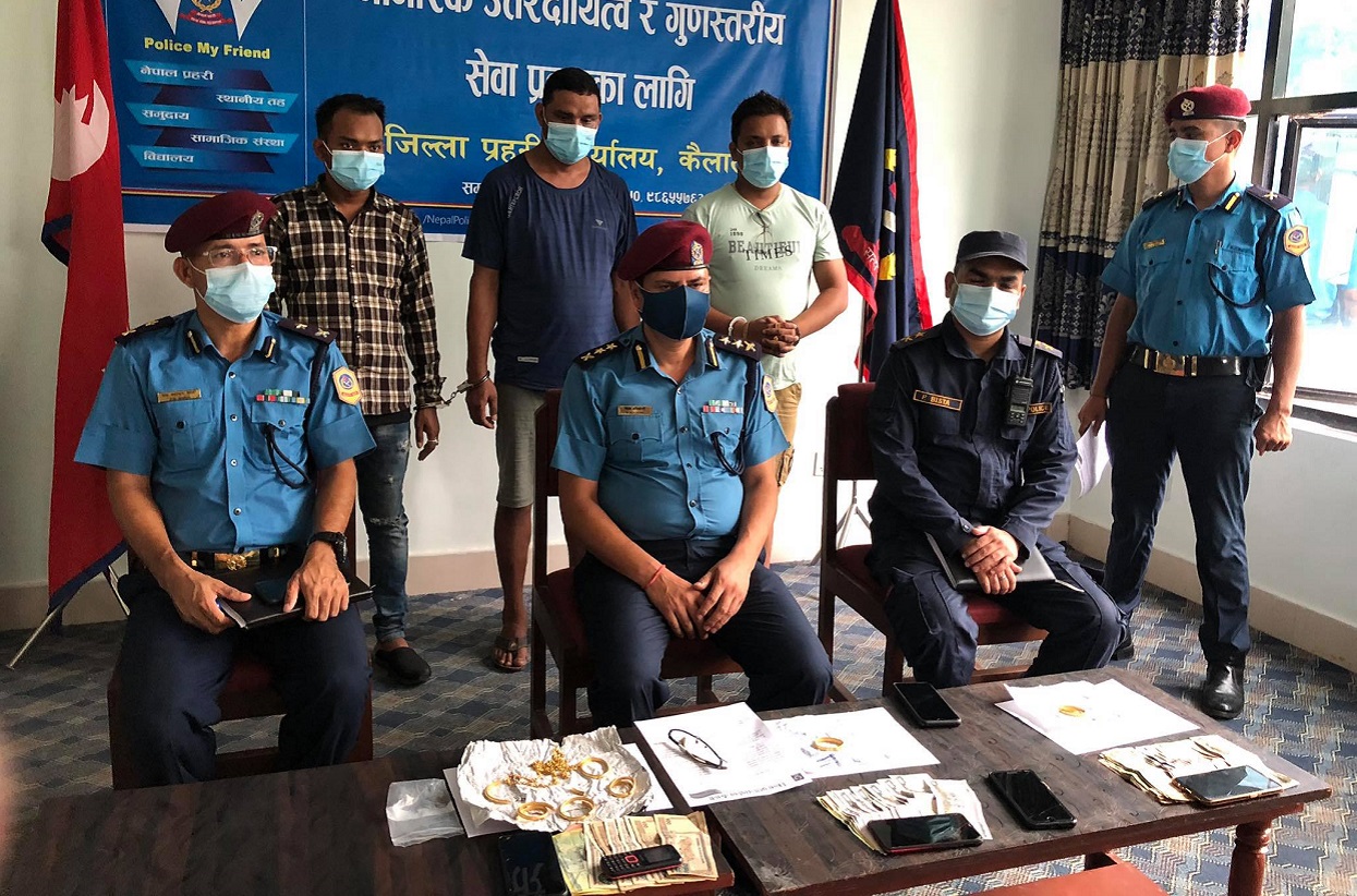 आधा किलो सुनसहित कैलालीबाट तीन जना पक्राउ