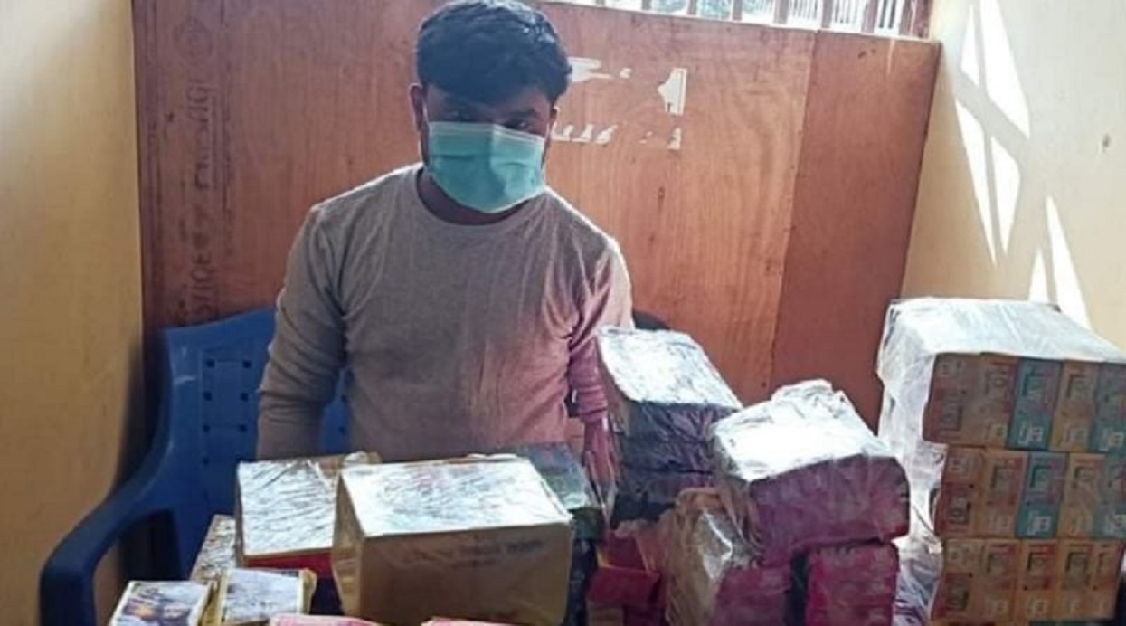 रौतहटबाट प्रतिबन्धित पटाकासहित एक जना पक्राउ