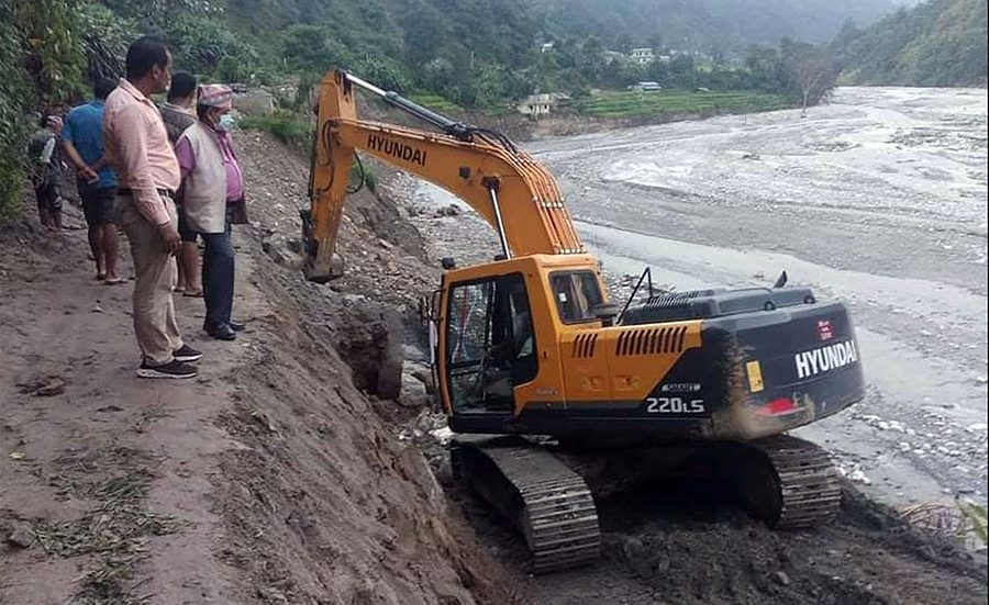 मेलम्ची खानेपानी आयोजना पुग्ने सडक खुलाउन सुरु