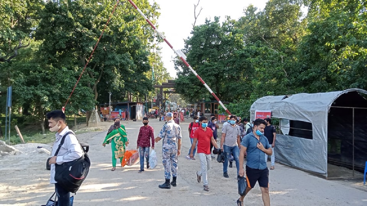 दशैँको मुखमा रोजगारीका लागि मुगलान पस्दै नेपाली