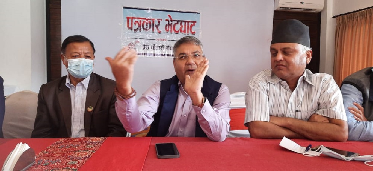 सरकारको विकास खित्का छाडेर हासौँ कि ताली पड्काएर नाचौँजस्तो : बाँस्कोटा