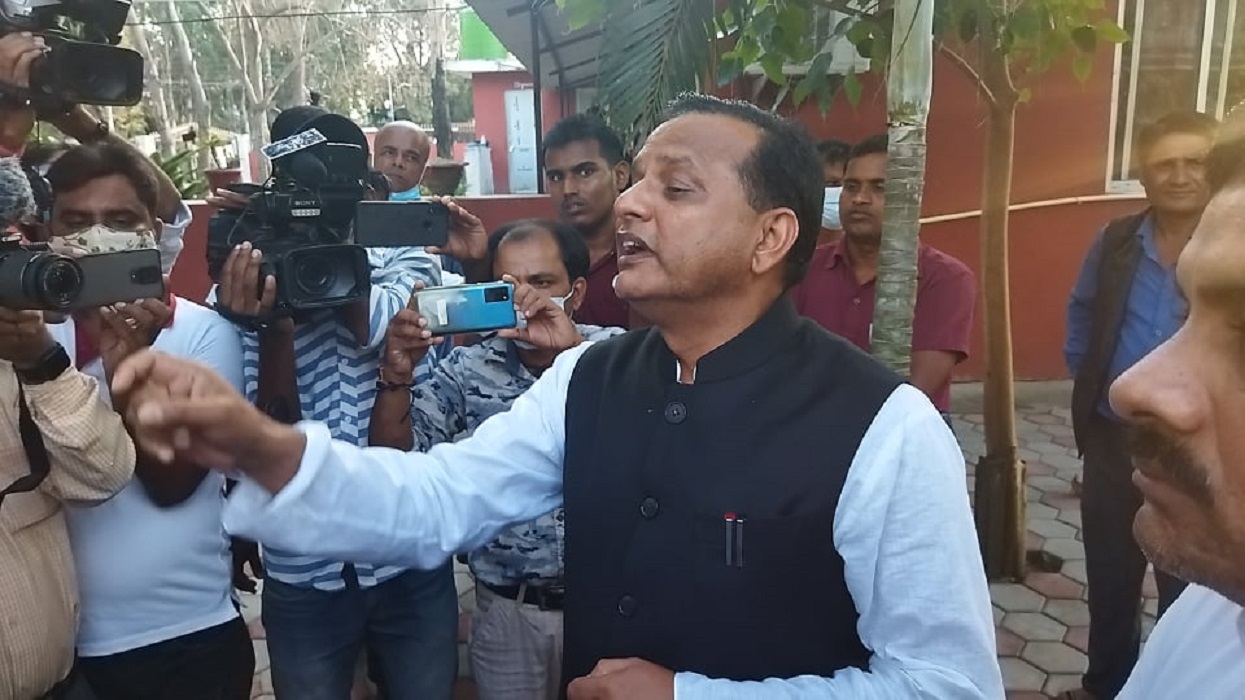 अख्तियारले छापा मारेपछि मुख्यमन्त्री राउतको फोन अख्तियार प्रमुखलाई