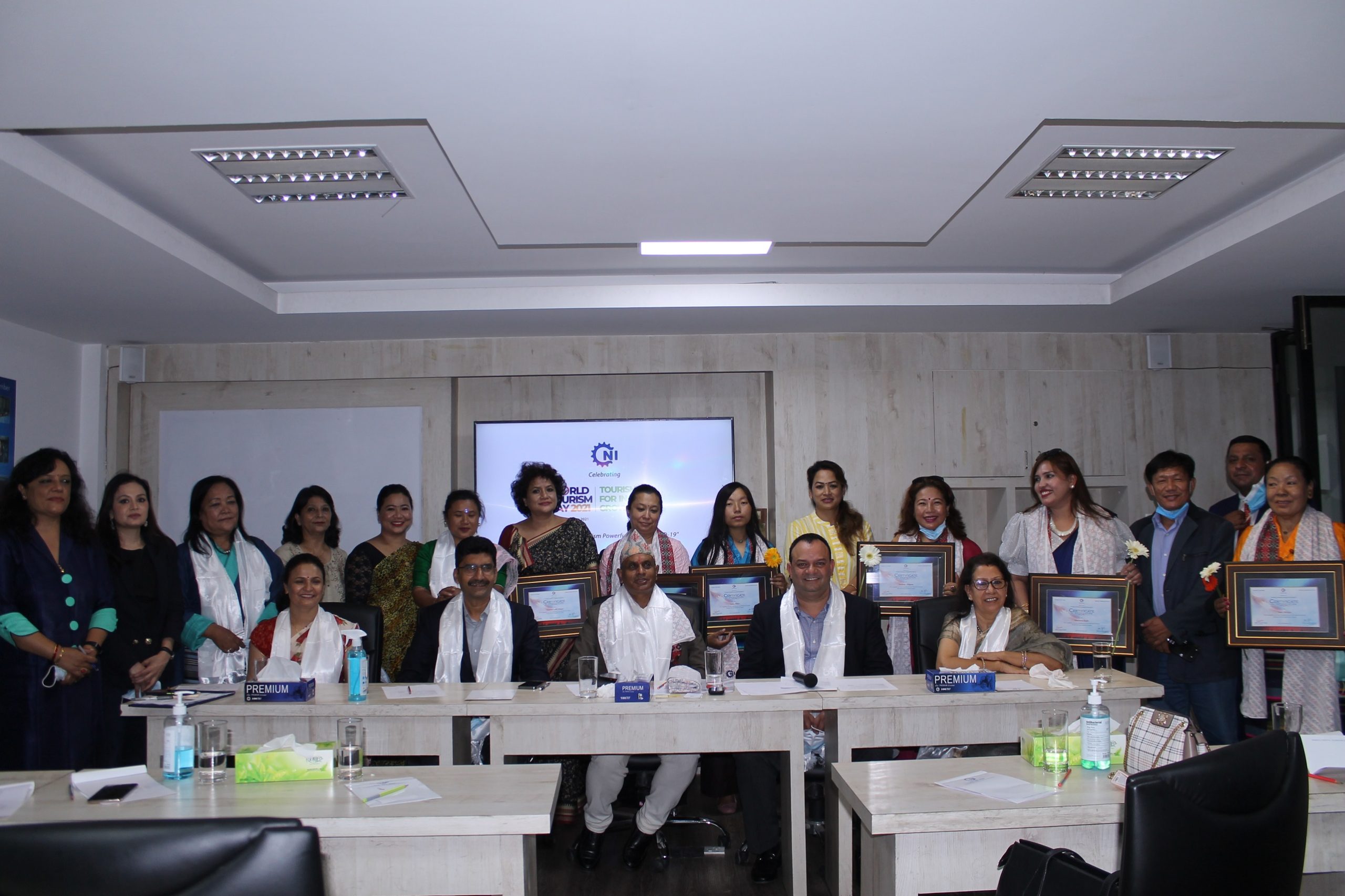 परिसंघद्वारा पर्यटन दिवसमा ७ जना उद्यमी सम्मानित