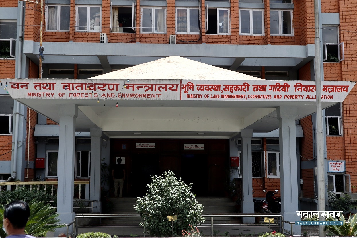 प्लास्टिकजन्य फोहोर तथा कृषिजन्य अवशेषहरू नजलाउन आग्रह
