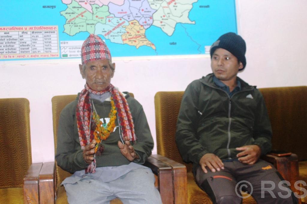 ५२ वर्षपछि आफन्तको सम्पर्कमा आए गङ्गाबहादुर