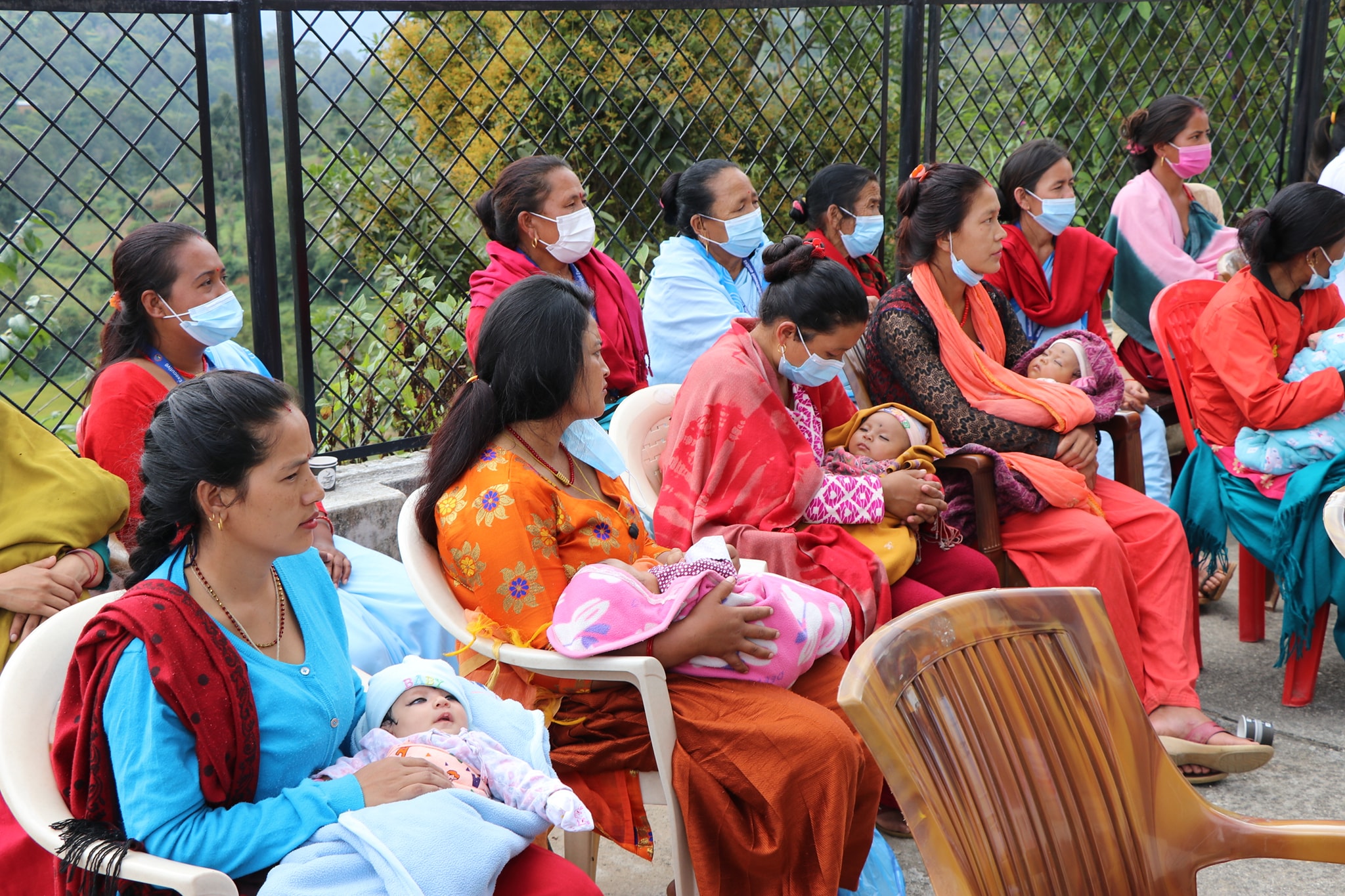छोरी जन्माउने १४ आमालाई नगदसहित सम्मान