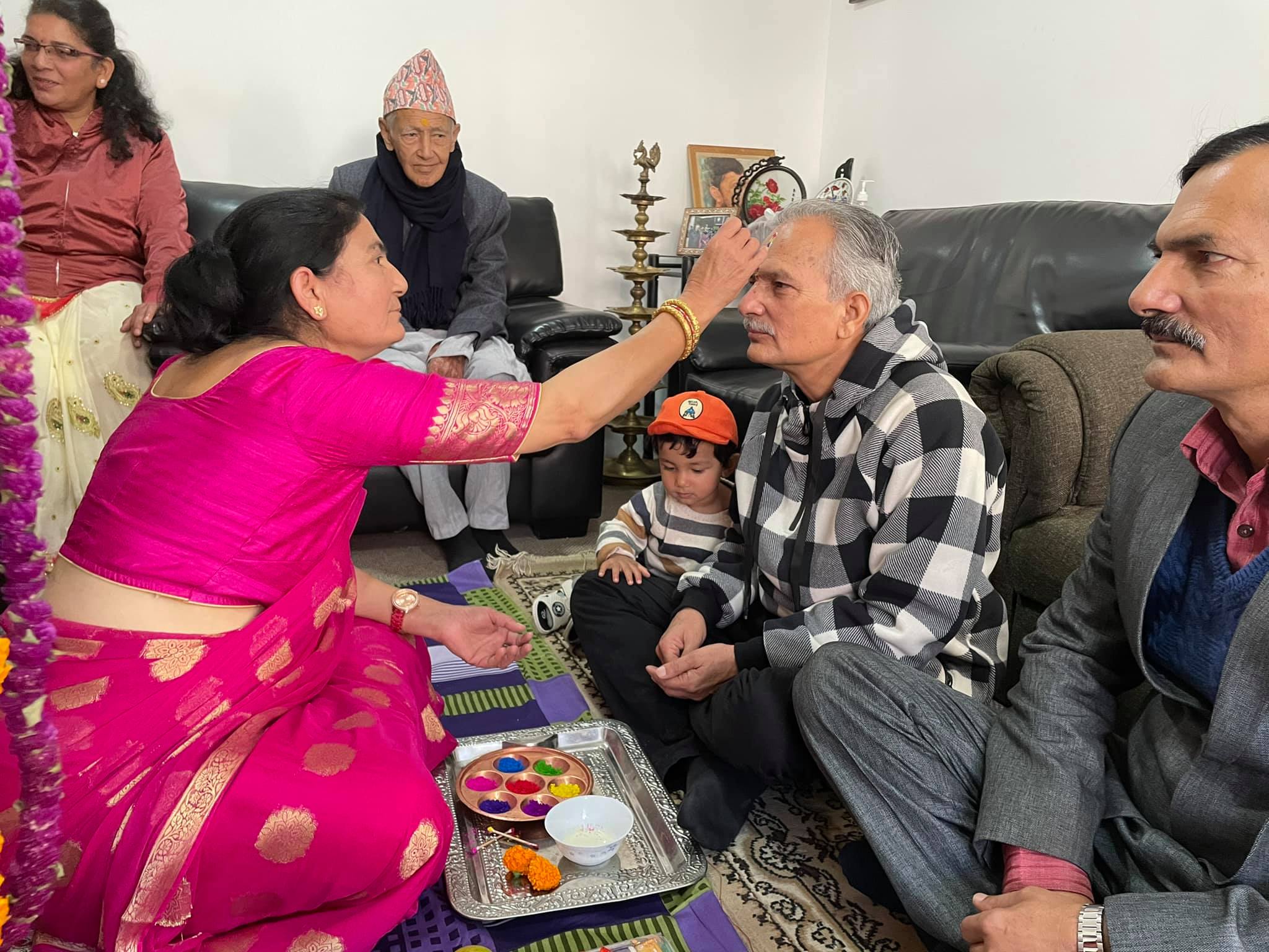 बाबुरामले लगाए टीका