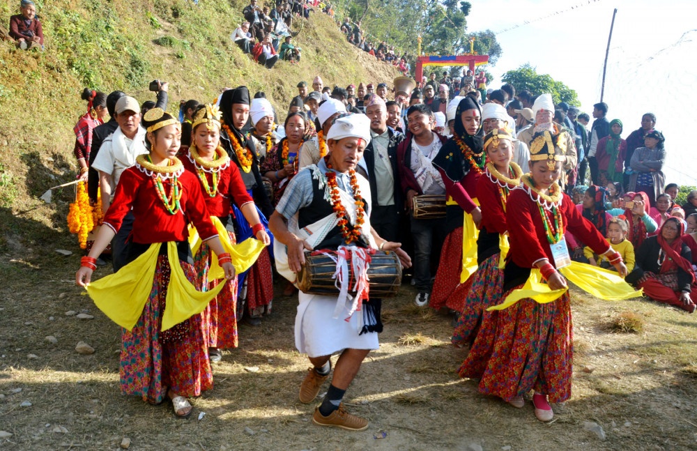 भुस पोल्ने पर्व मनाउन सार्वजनिक बिदा