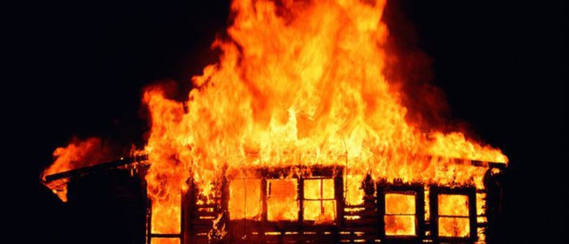 बागलुङको बोक्सेखाल्टामा आगलागी हुँदा घर जलेर नष्ट