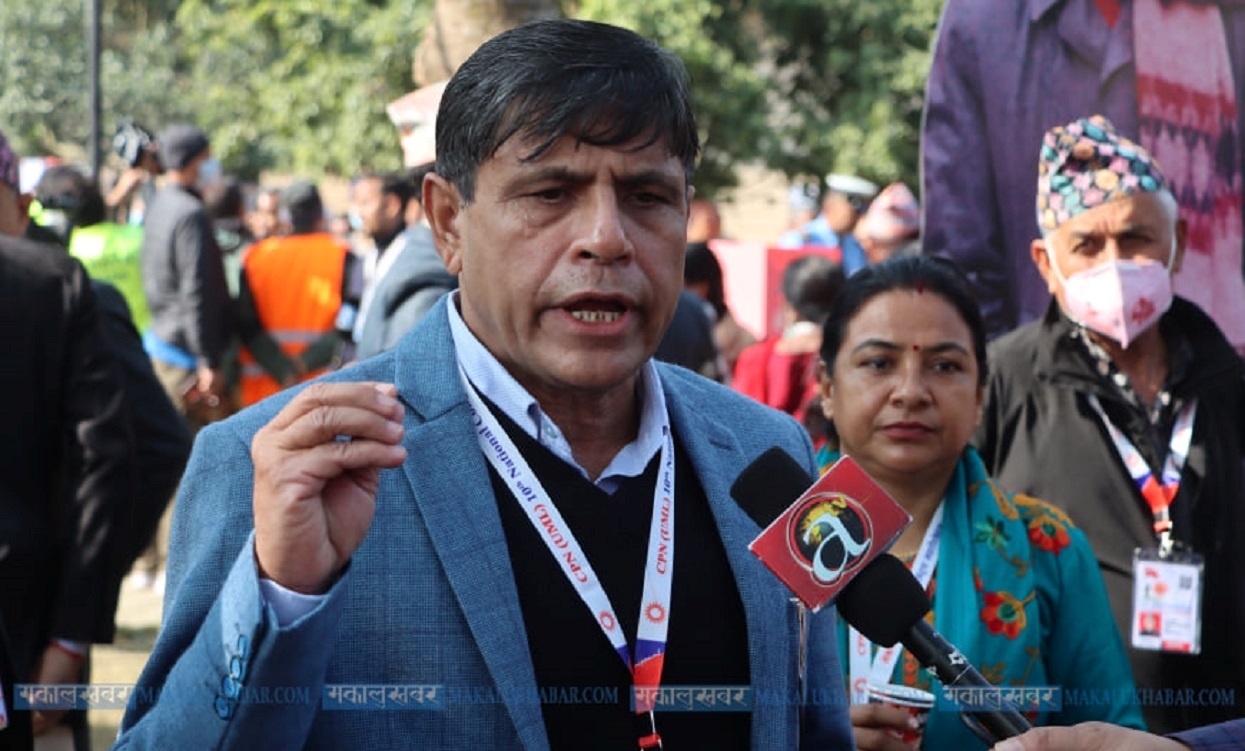 ‘ओली र प्रचण्डको मुख ताक्दै बाम एकताको पहल’