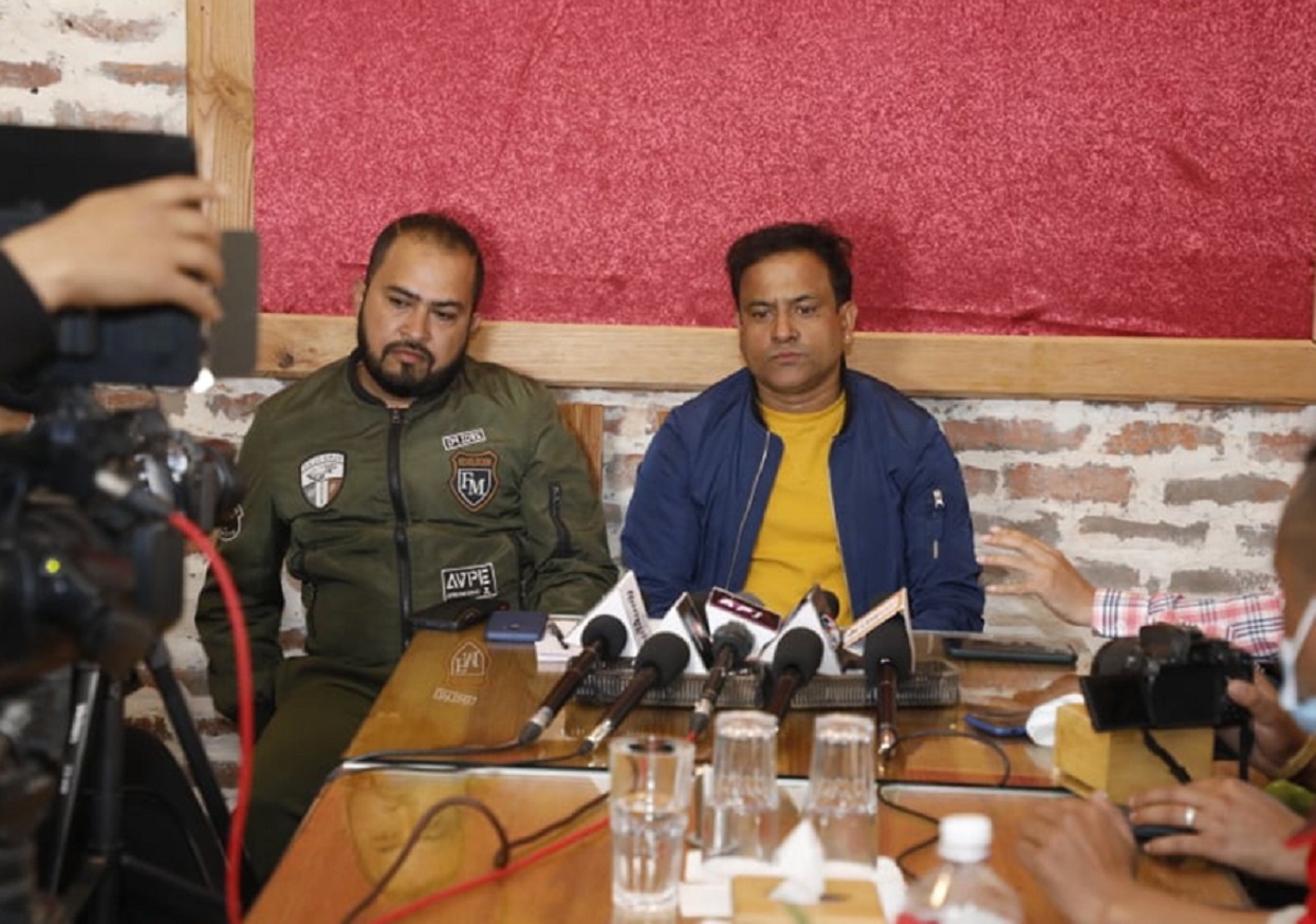 मुन्द्रे, कमेडी क्लब र उतारचढाव