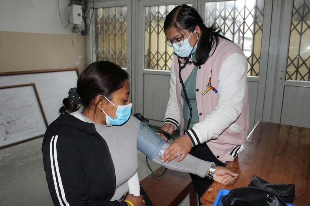 काठमाडौँको कोटेश्वरमा केएमसीको निःशुल्क स्वास्थ्य शिविर