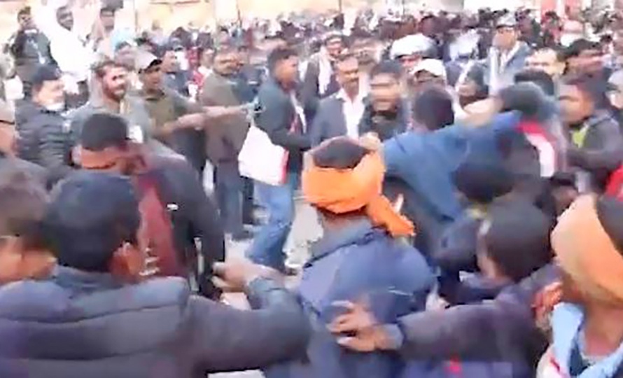 कांग्रेसको प्रदेश २ अधिवेशनमा झडप