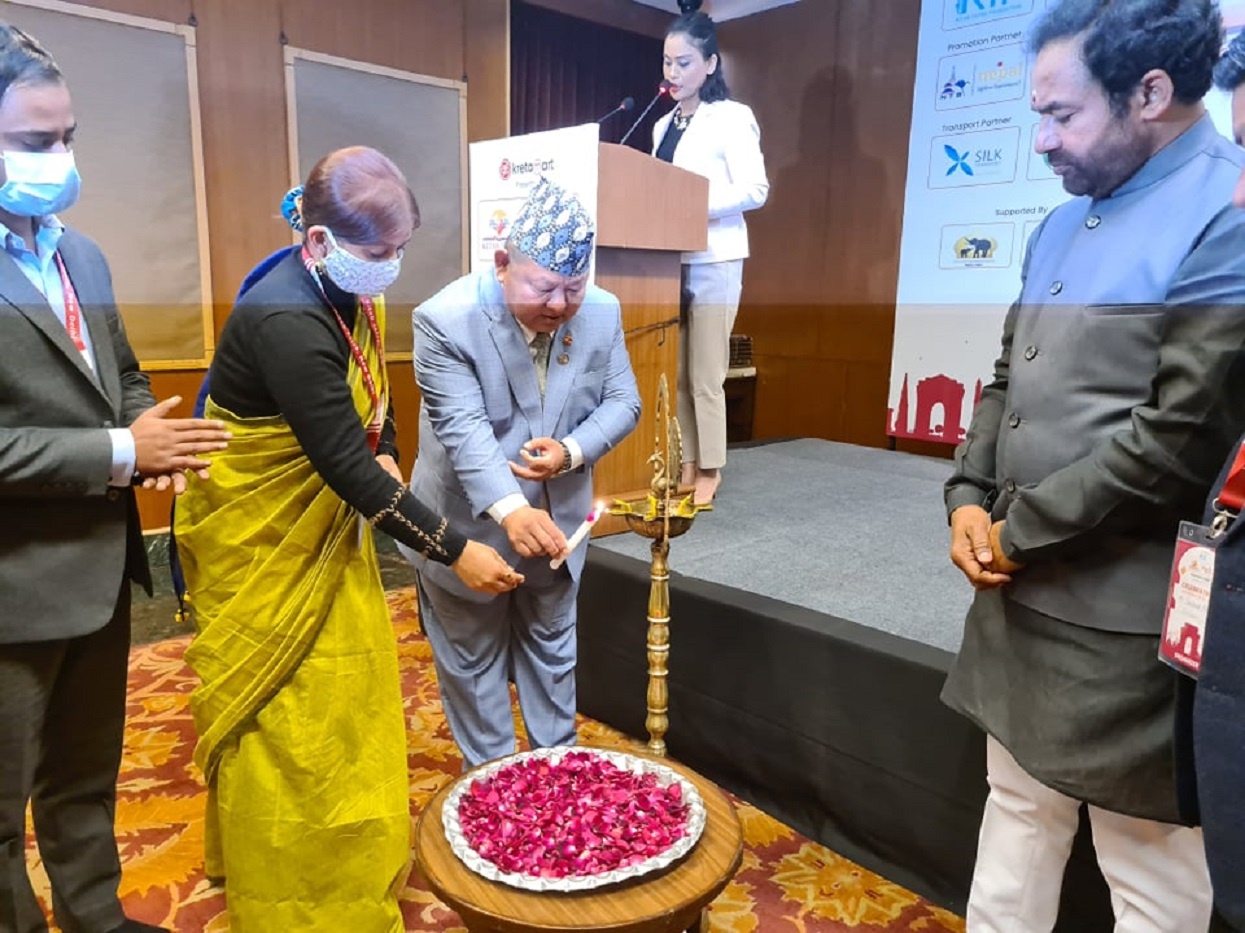 पर्यटन मन्त्री आले र भारतीय पर्यटनमन्त्री रेड्डीद्वारा किताब जात्राको विश्व यात्रा उद्घाटन