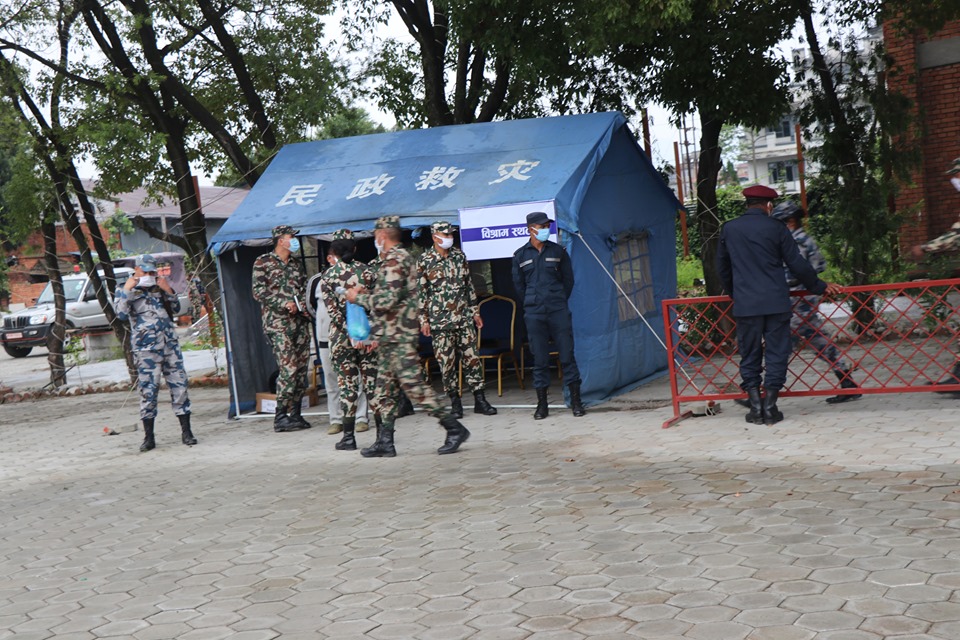 सीमा क्षेत्रमा धमाधम ‘होल्डिङ सेन्टर’ बनाउँदै नेपाली सेना