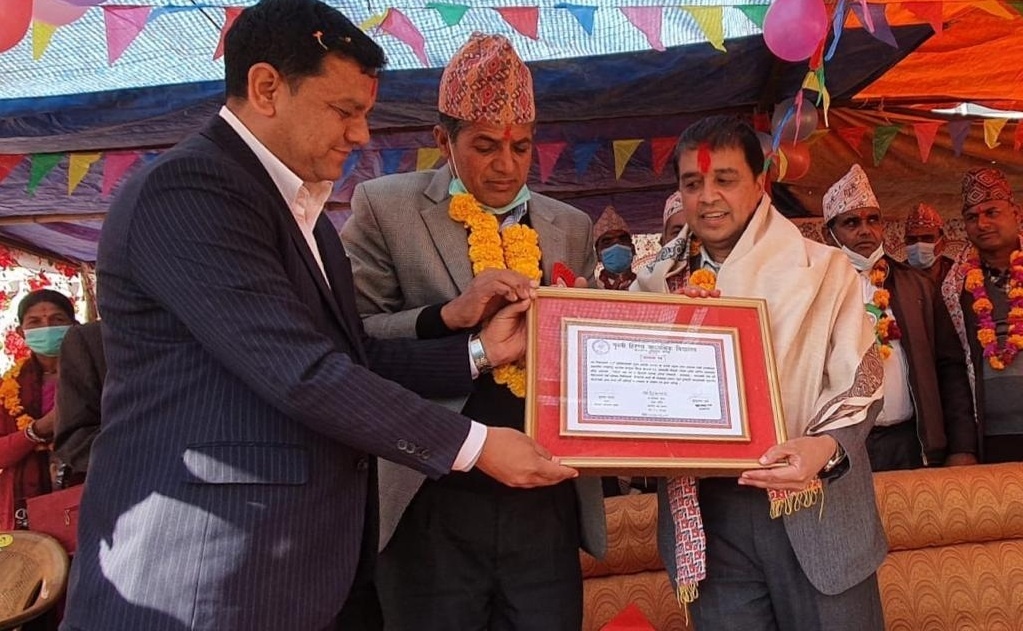 पृथ्वी हिरण्य माविद्वारा व्यवसायी ढकाल सम्मानित 