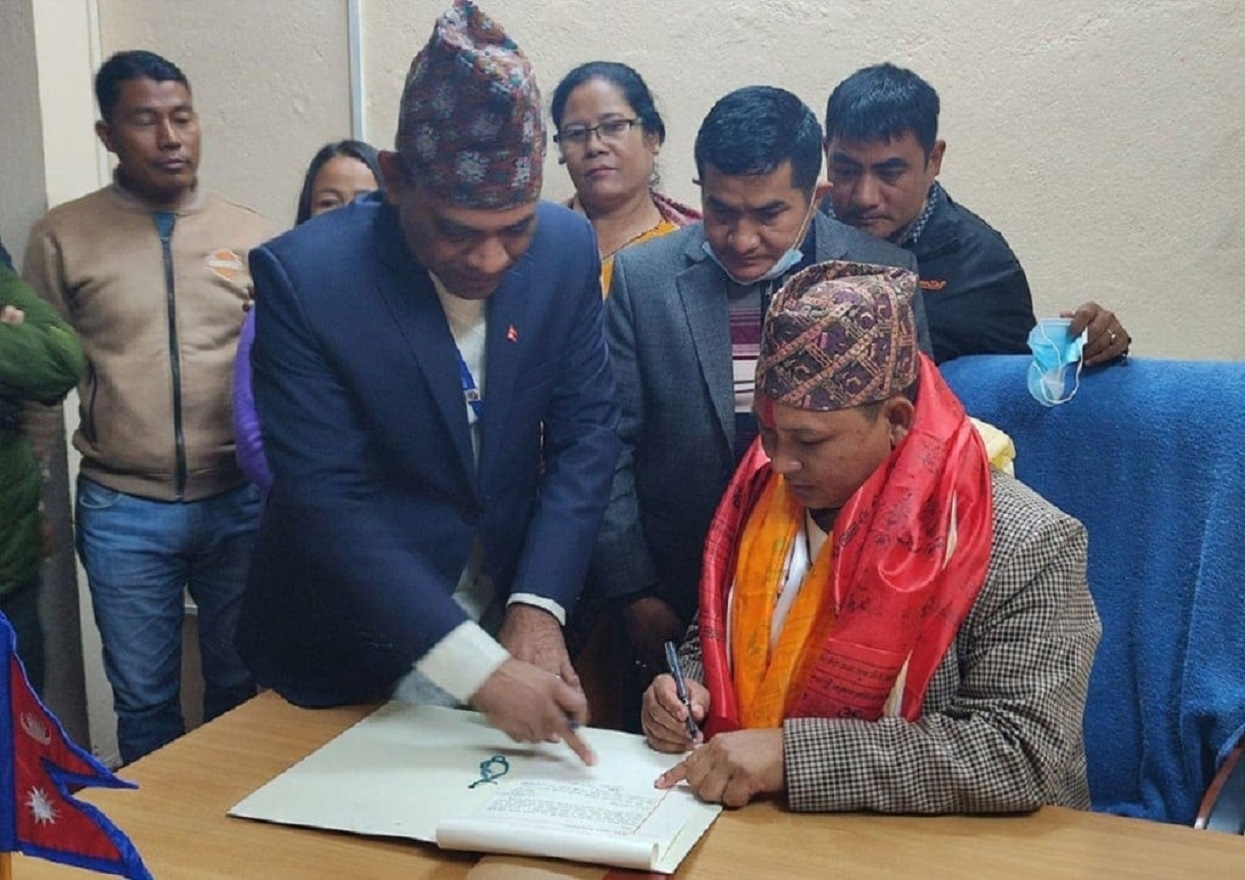 चेपाङ समुदायबाट पहिलो मन्त्री बने सन्तबहादुर