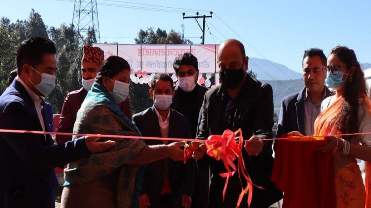 अग्नि ग्रुपद्वारा डडेलधुरामा महिन्द्राको थ्रीएस सुविधासहितको शोरुम स्थापना