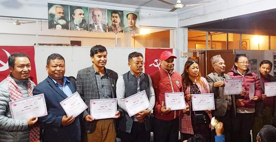 माओवादी प्रदेश १ काे नेतृत्व चुनावी प्रक्रियाबाट टुङ्गियो, अध्यक्षमा मिक्सो